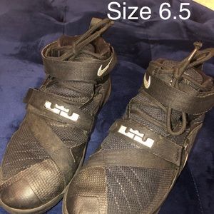 Lebron Soldier 9 size 6.5